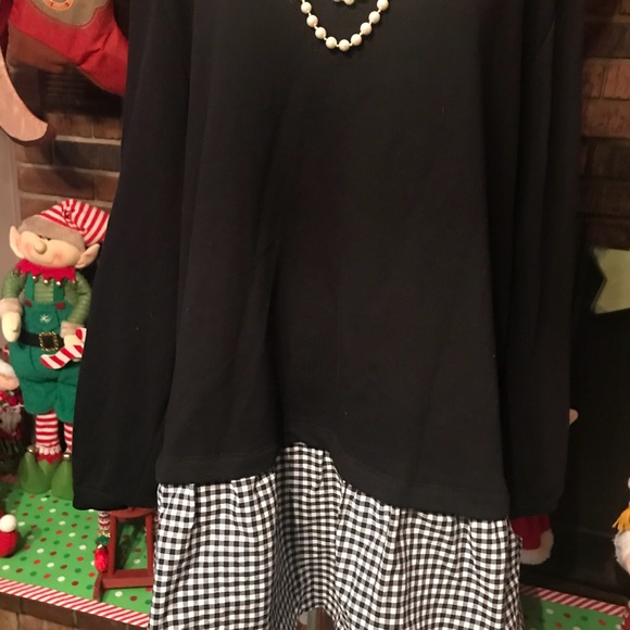 Beautiful Plus Size Top - Picture 3 of 5